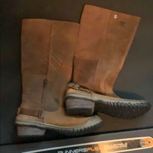 Sorel mid season boot